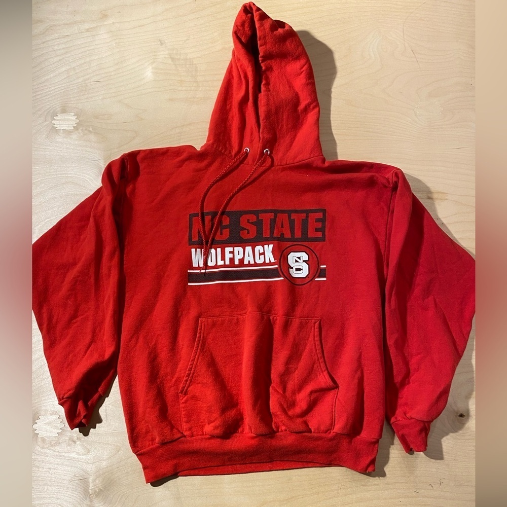 Hanes Vibrant Red Hoodie Wolf Pack Large (DZ)